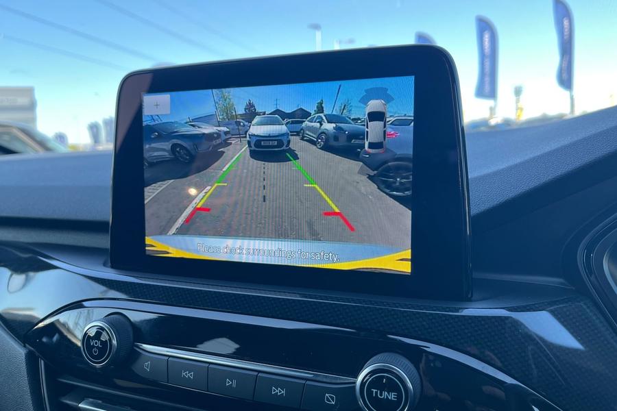Ford Kuga Photo autoimg-233b331c4c75926463c4789849ce5c99c7ae75ad.jpg