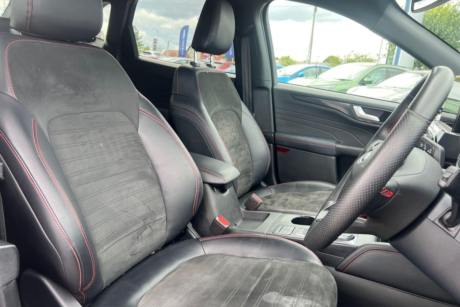 Ford KUGA Photo 16