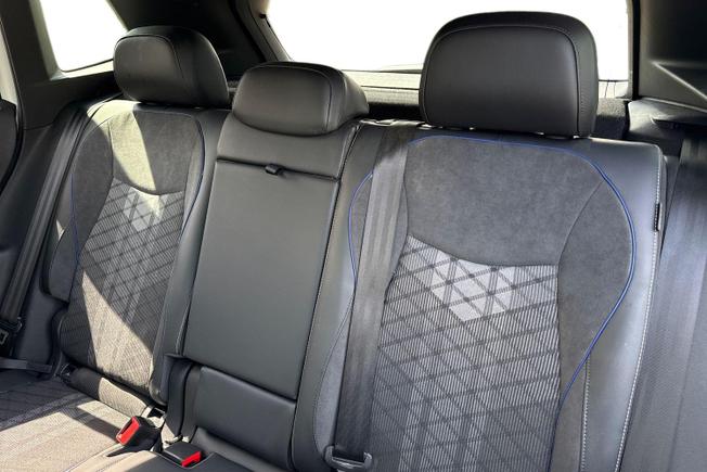 VOLKSWAGEN Tiguan Photo 9