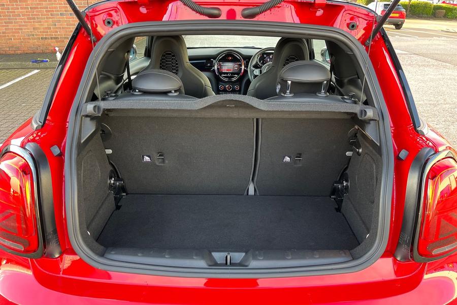 MINI Hatch Photo autoimg-23428358e2ccafb527060e9e689041ebedbcf810.jpg