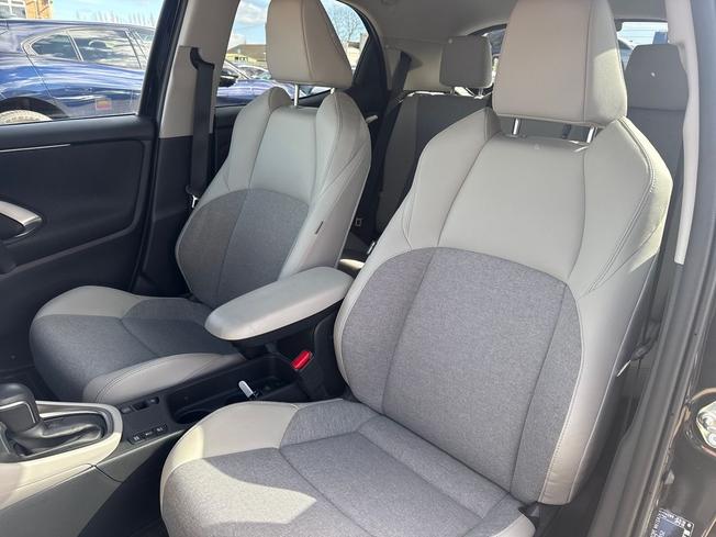 TOYOTA Yaris Photo 39