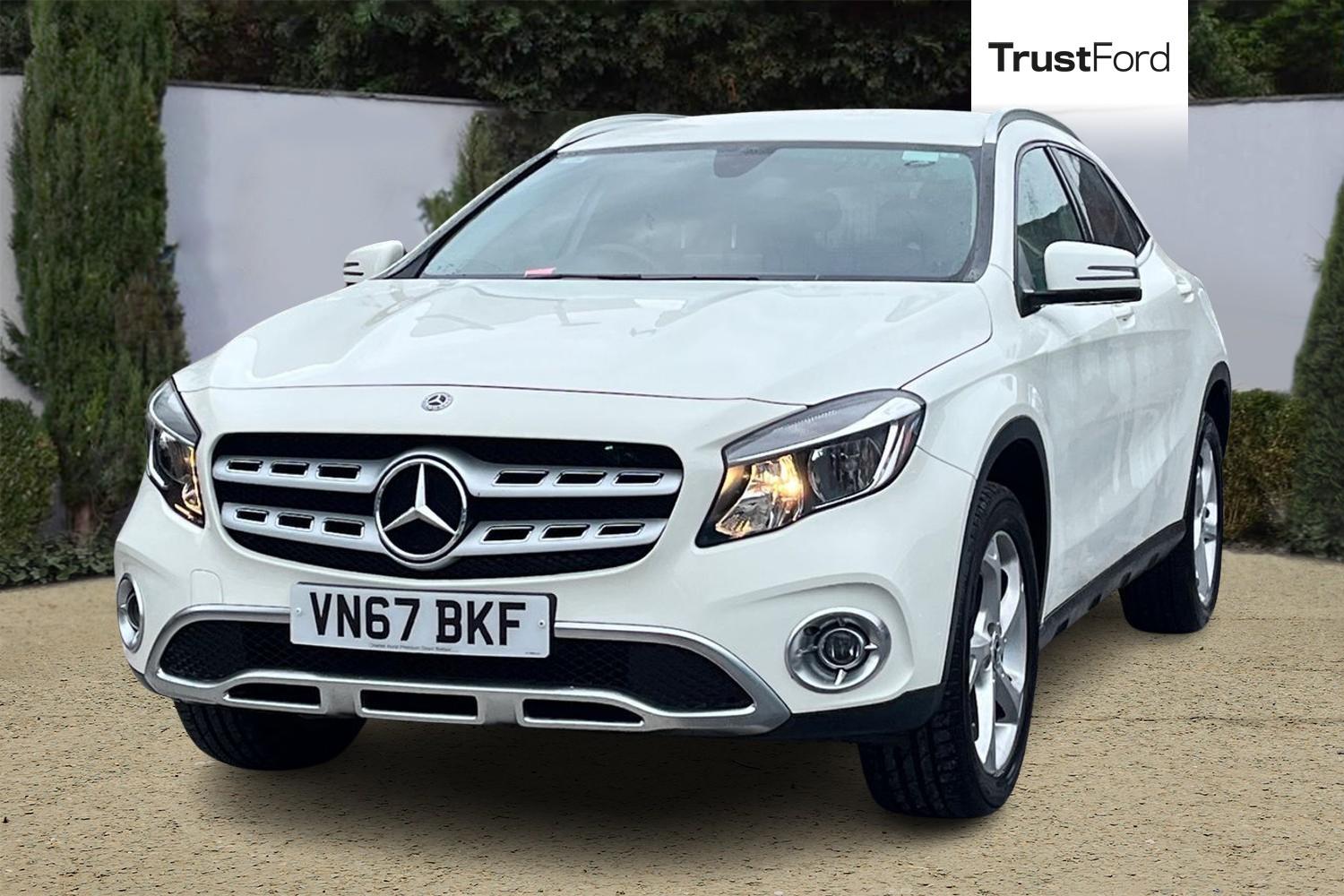 Mercedes-Benz GLA Photo 4