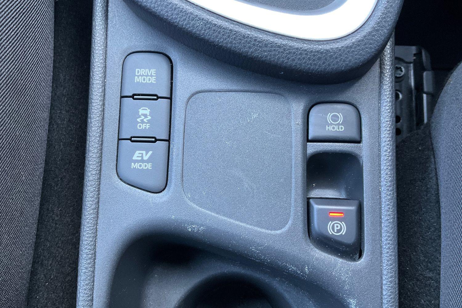 Toyota YARIS CROSS Photo 28