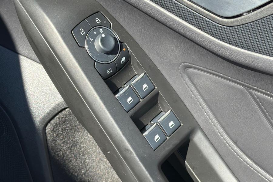 Ford FOCUS Photo autoimg-235ce6c426c9746d2d9947dcbf0d1d8a11a1703a.jpg