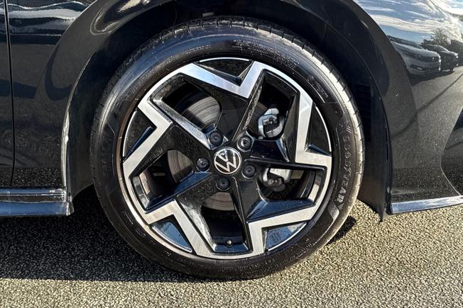 VOLKSWAGEN Golf Photo 5