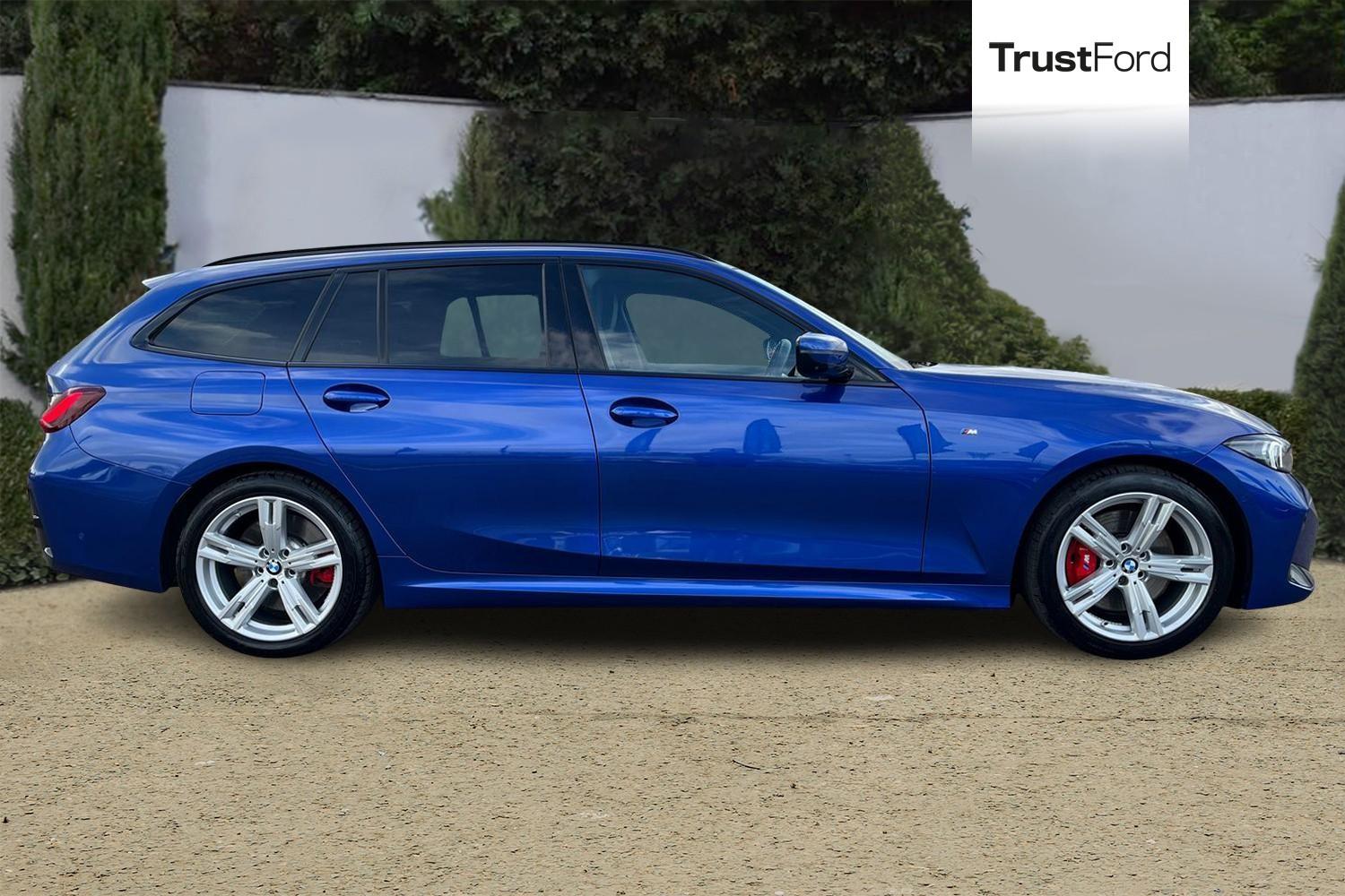 BMW 3 Series Photo 2