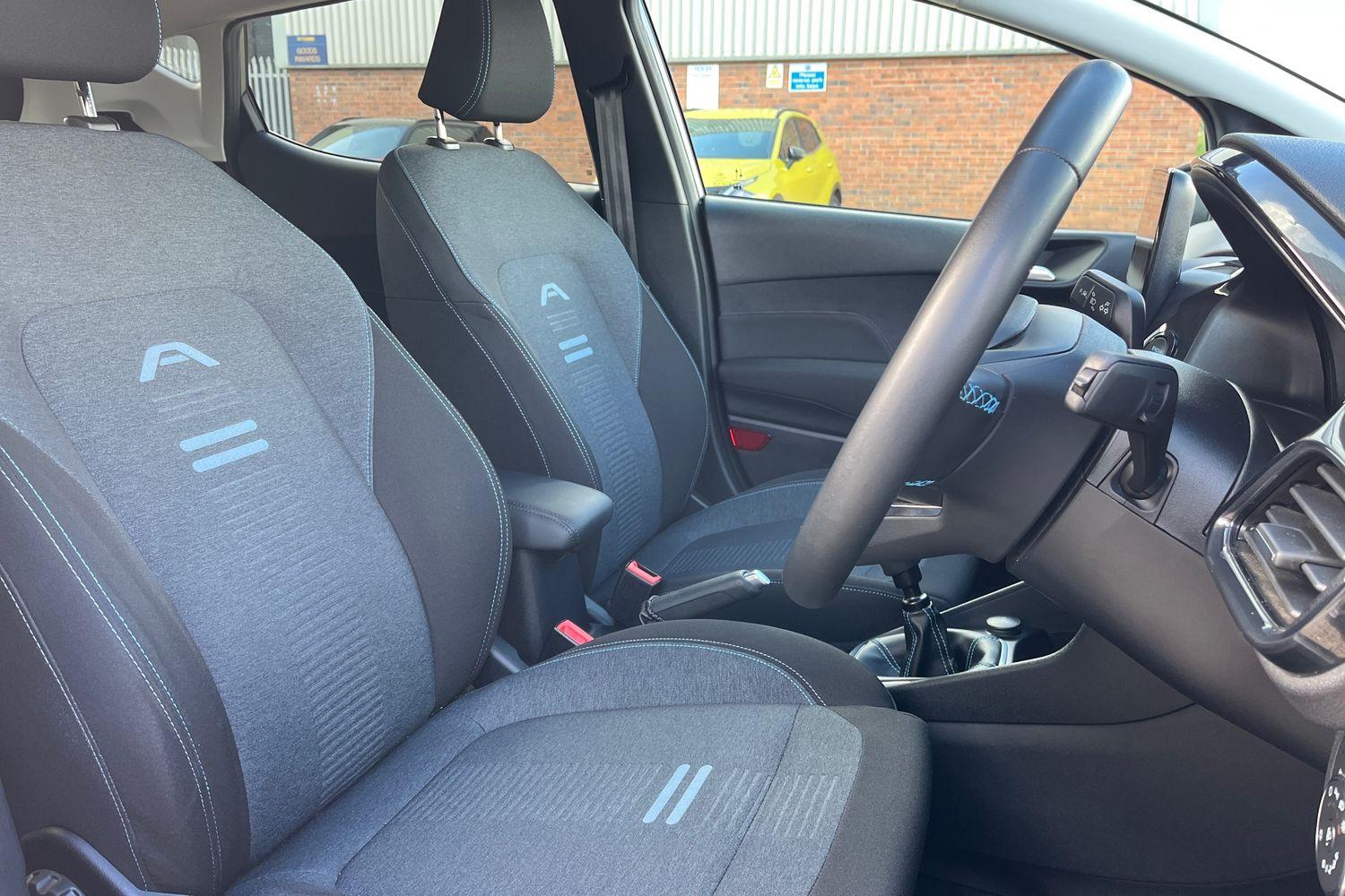 Ford Fiesta Photo 16