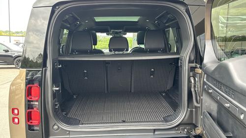 Land Rover Defender Photo autoimg-236d650cc51715a2d428cce5961a1f6f24c550c5.jpg