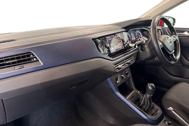 VOLKSWAGEN Polo Photo 2