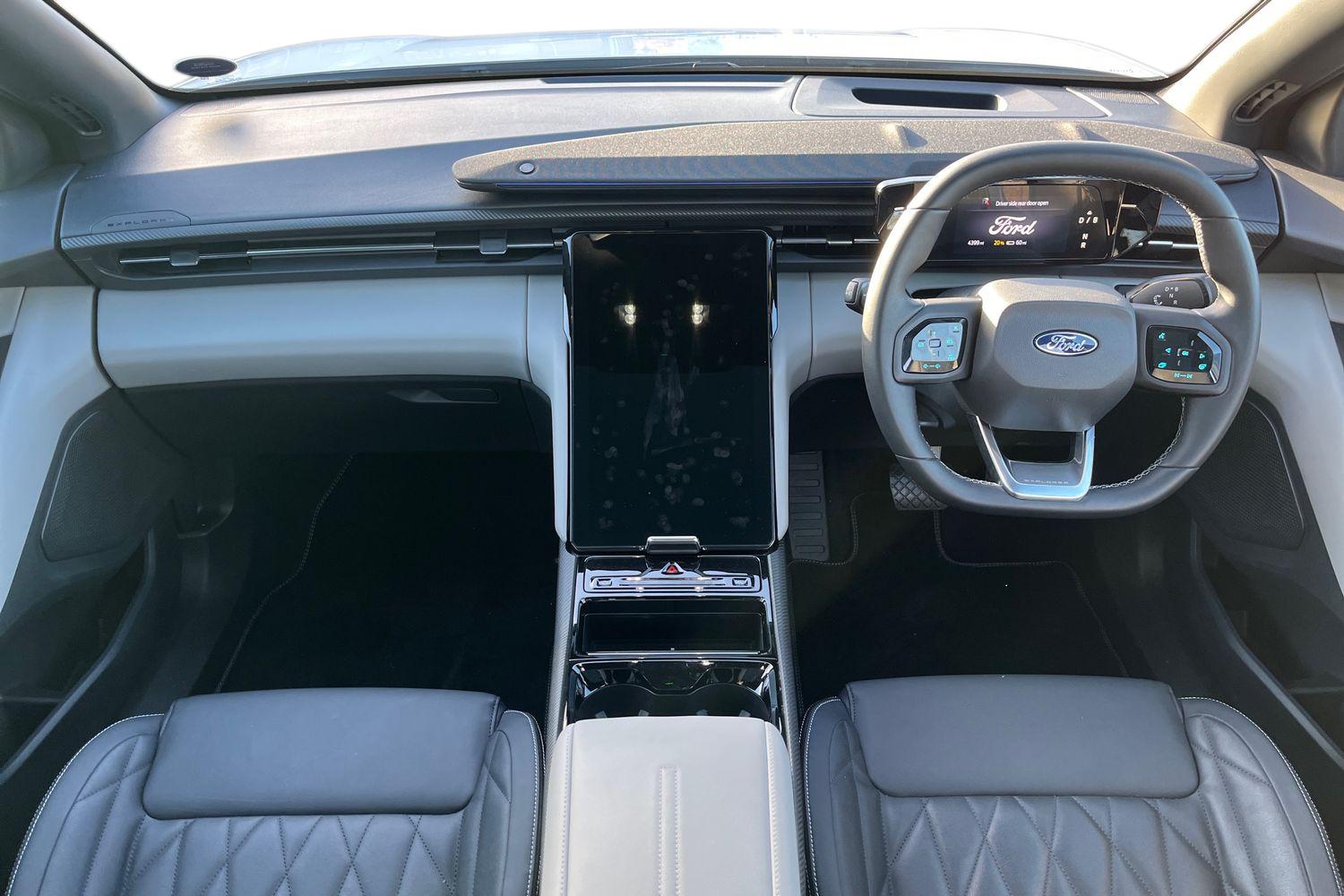 Ford Explorer Photo 9