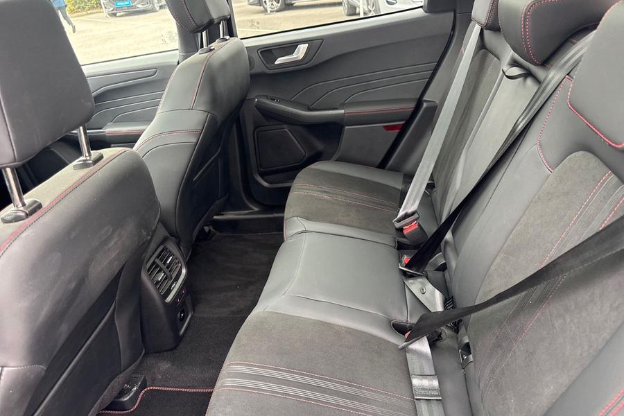 Ford KUGA Photo autoimg-237164c73f20702c76f6edec81dd532c6ff04ee0.jpg