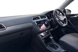 VOLKSWAGEN Tiguan Photo 2