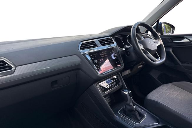 VOLKSWAGEN Tiguan Photo 2