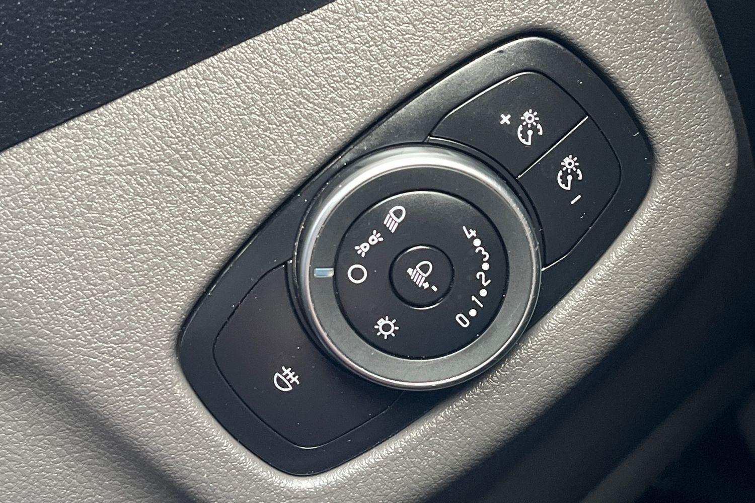 Ford TRANSIT CONNECT Photo 8