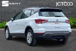 SEAT Arona Photo 3