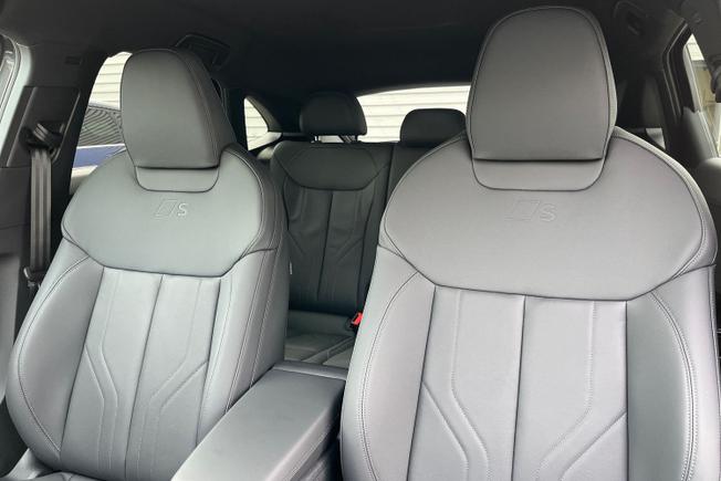 Audi Q3 Photo 21