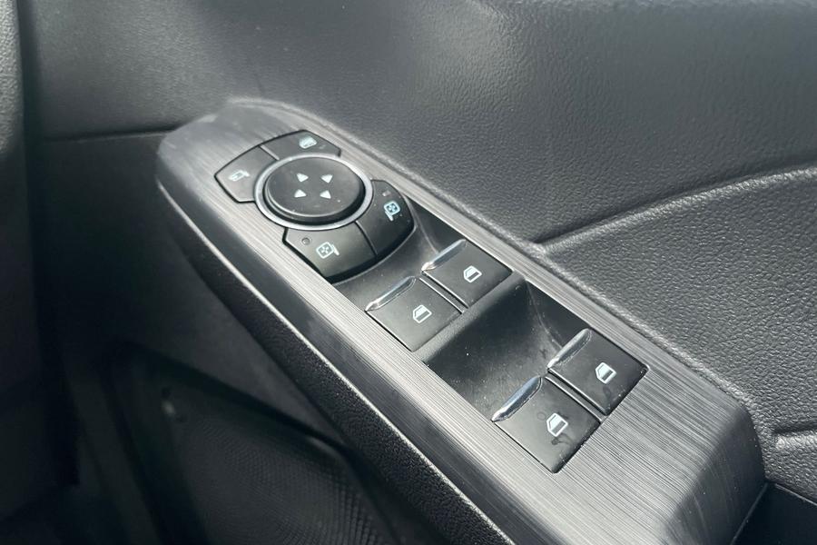 Ford KUGA Photo autoimg-2376589684f8b08c9f158c979697c6c9511d1d41.jpg