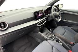 SEAT Arona Photo 2