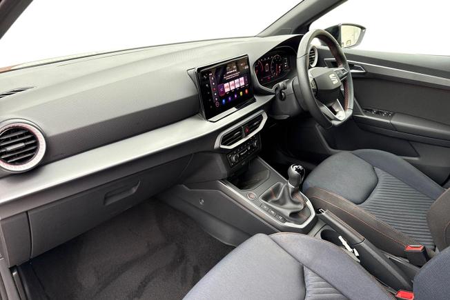 SEAT Arona Photo 2