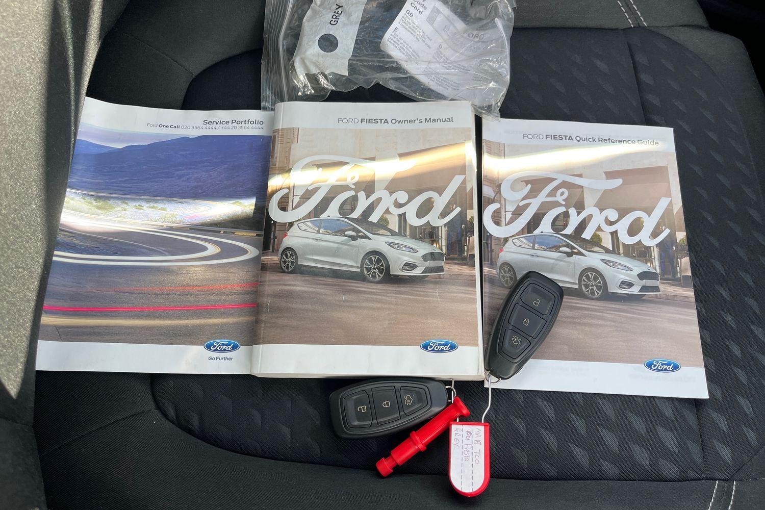 Ford FIESTA Photo 21