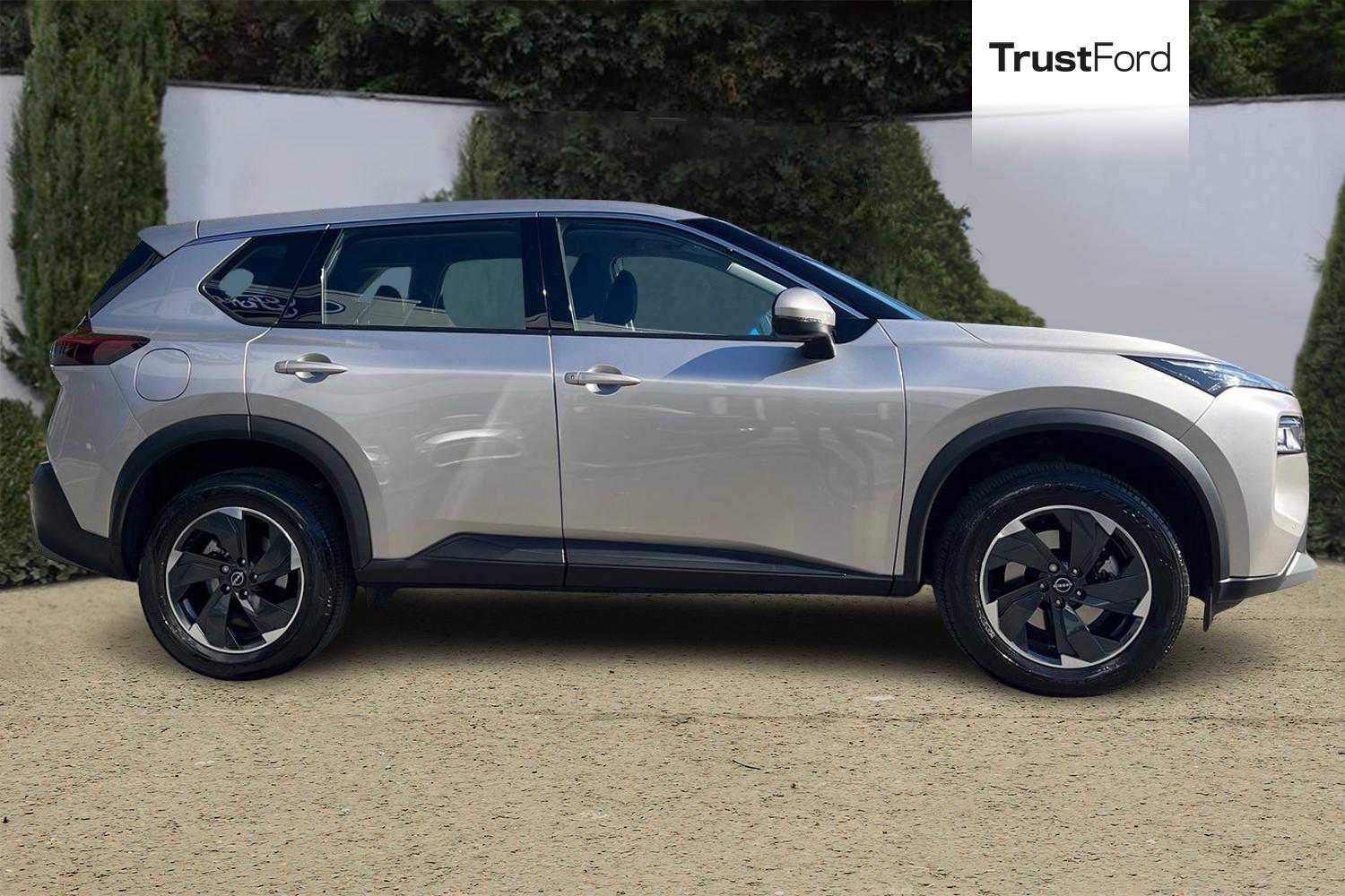 Nissan X-TRAIL Photo 2