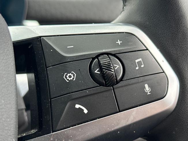 BMW Ix2 Photo 33