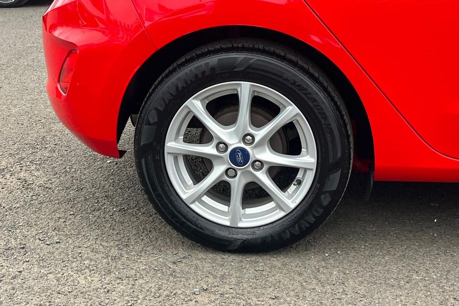 Ford FIESTA Photo autoimg-237ae4642d26e85d1aac5be6a8401fe58f2b4aa2.jpg