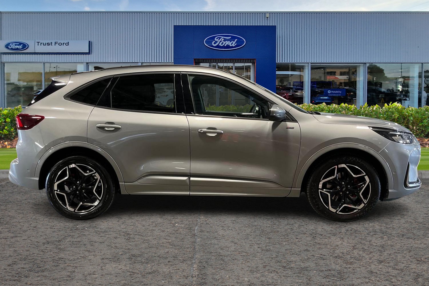 Ford KUGA Photo 2