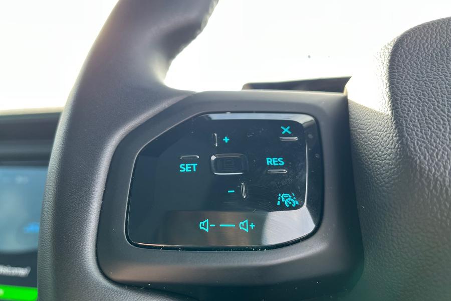 Ford Explorer Photo autoimg-238164658232d7a6687c3c2c9a8894a26ea99873.jpg