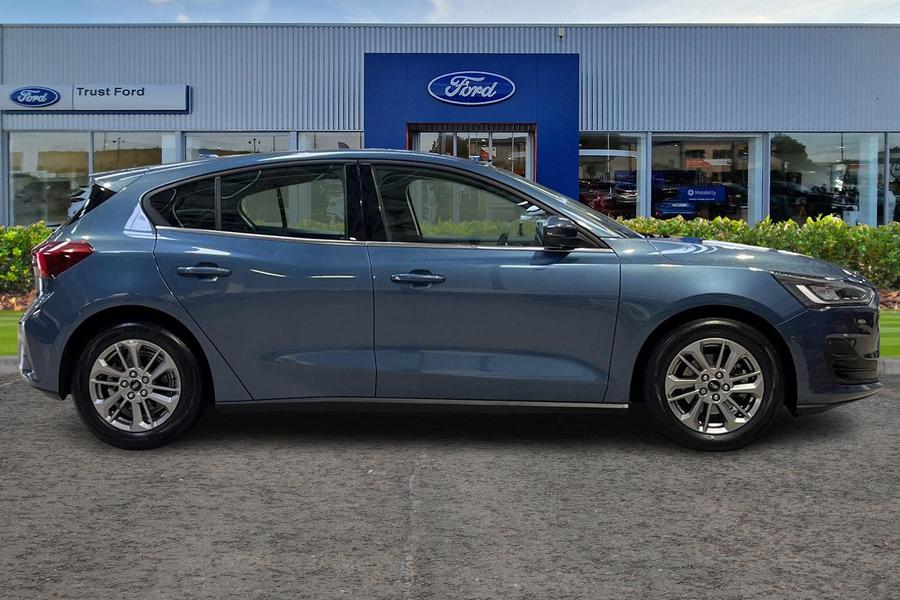 Ford FOCUS Photo autoimg-2382324656a8461dcc57c2021a0f5dcd8979aab8.jpg