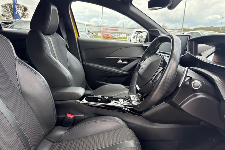 Peugeot 208 Photo autoimg-23825aec638692d1ebf321176dfc941cc95553c7.jpg
