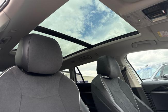 VOLKSWAGEN Passat Photo 28