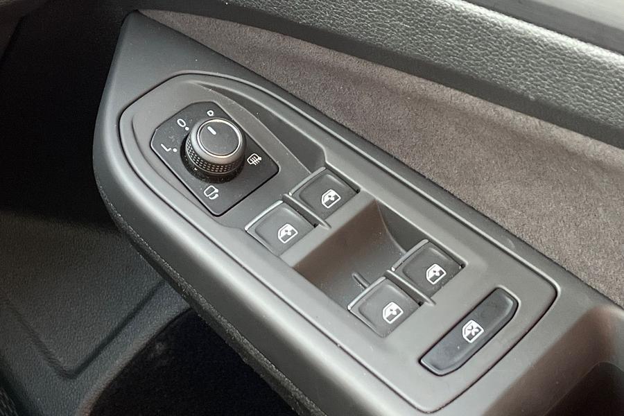Volkswagen Golf Photo autoimg-2388e869507181daba5858350627847a90f0cd06.jpg