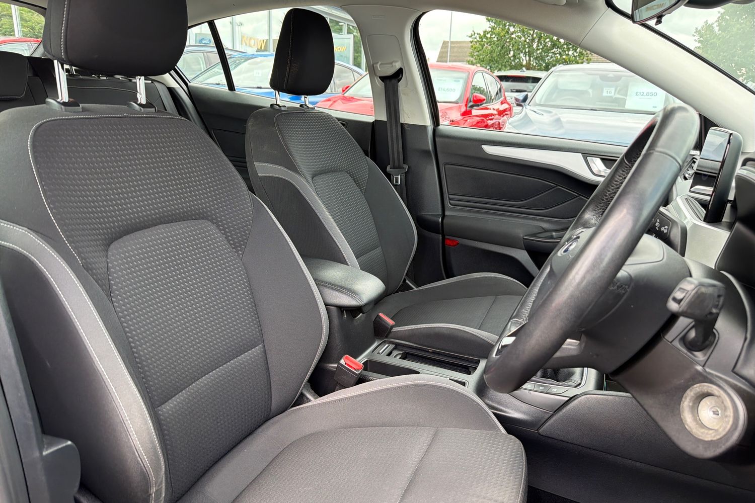 Ford FOCUS Photo 16