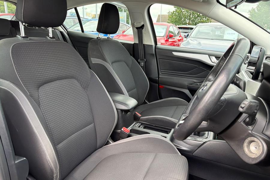 Ford FOCUS Photo autoimg-238c35809d2bd8ddb0910ff915b554f2c4b6bc88.jpg
