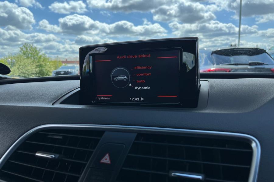 Audi Q3 Photo autoimg-2392a354b8bc9243677e31187229f5e84aad2019.jpg