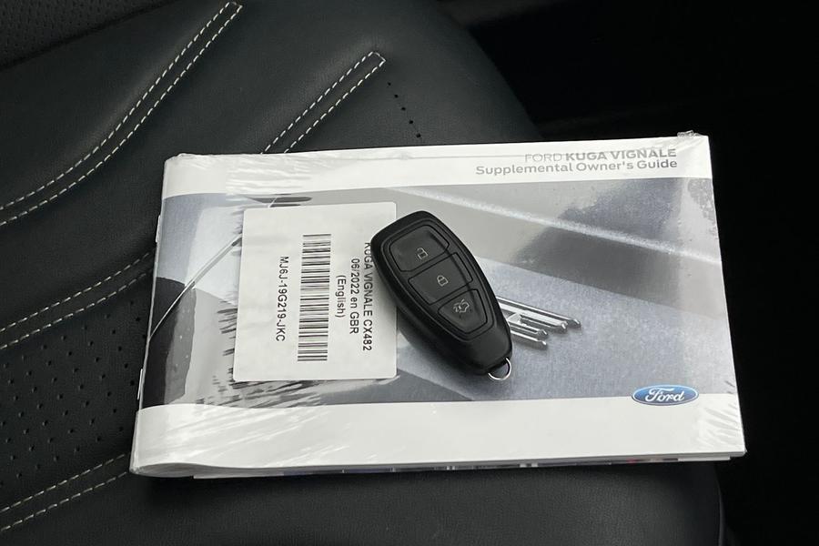 Ford Kuga Photo autoimg-23931edd21b149f2fa491d8081600616a7a556ba.jpg
