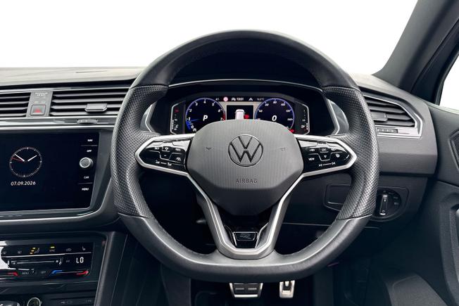 VOLKSWAGEN Tiguan Photo 11
