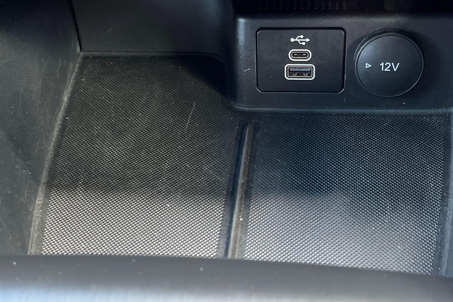 Ford KUGA Photo 31