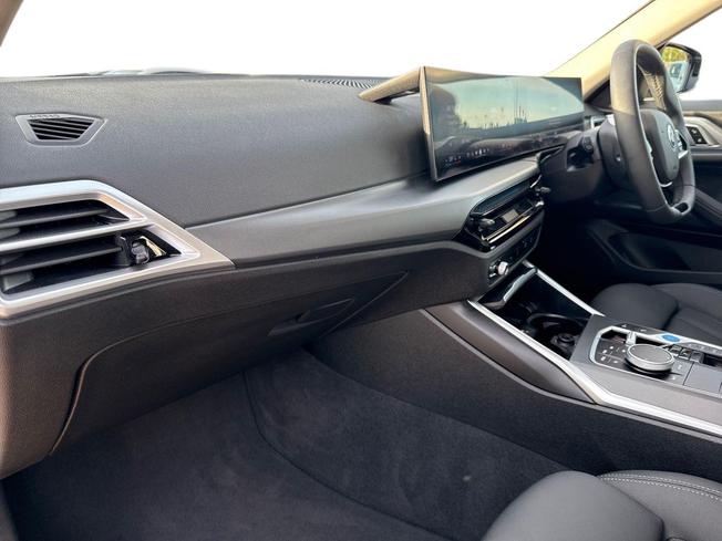 BMW I4 Photo 2