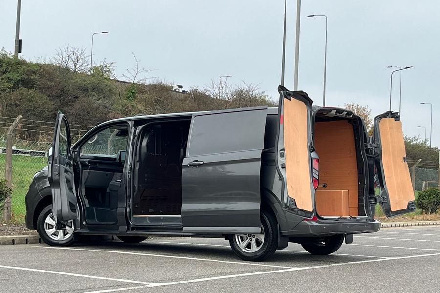 Ford TRANSIT CUSTOM Photo autoimg-239a546e95351458e851e59f58e0299a85038244.jpg