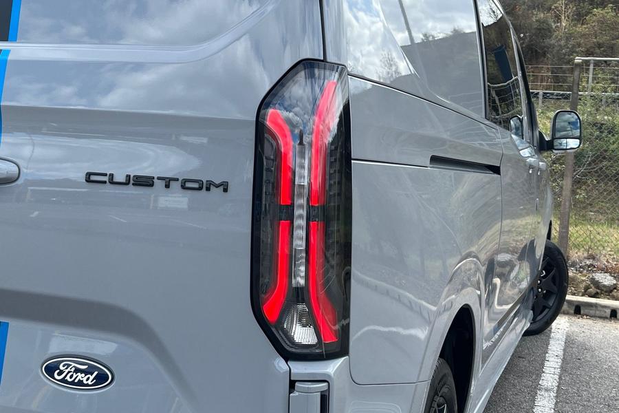 Ford TRANSIT CUSTOM Photo autoimg-239d56412b2356d96e5be39a6361c2fcc110452a.jpg