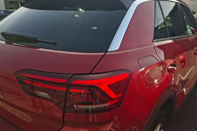 VOLKSWAGEN T-Roc Photo 18