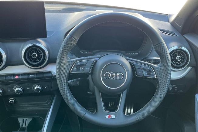 AUDI Q2 Photo 11
