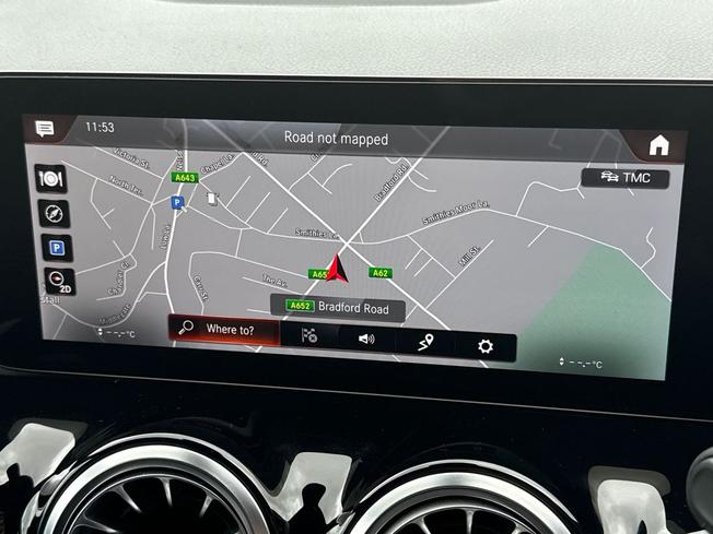 MERCEDES-BENZ GLA Photo 14