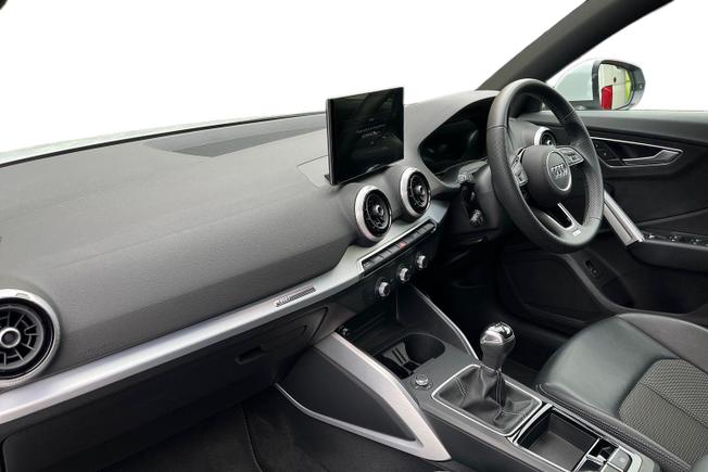 AUDI Q2 Photo 2