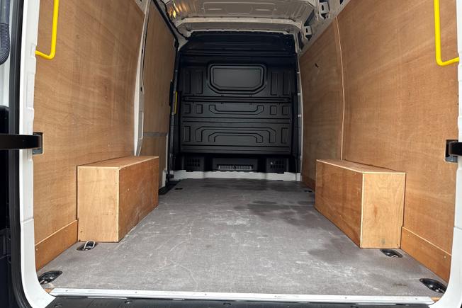 VOLKSWAGEN Crafter Photo 12
