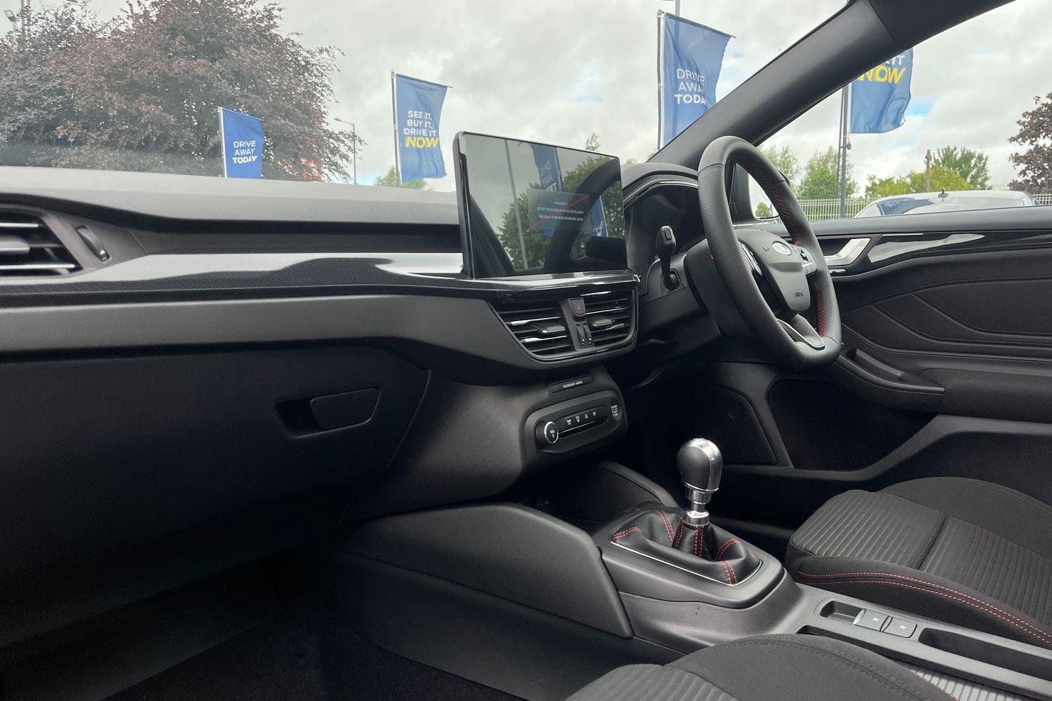 Ford Focus Photo 17