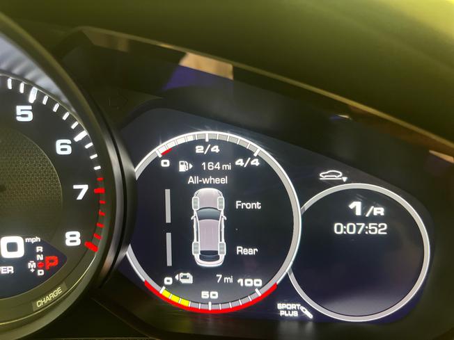 PORSCHE Panamera Photo 38