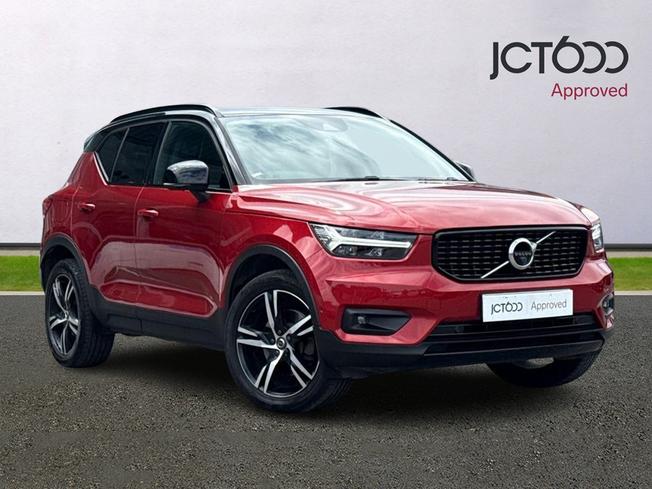 VOLVO Xc40 Photo 1